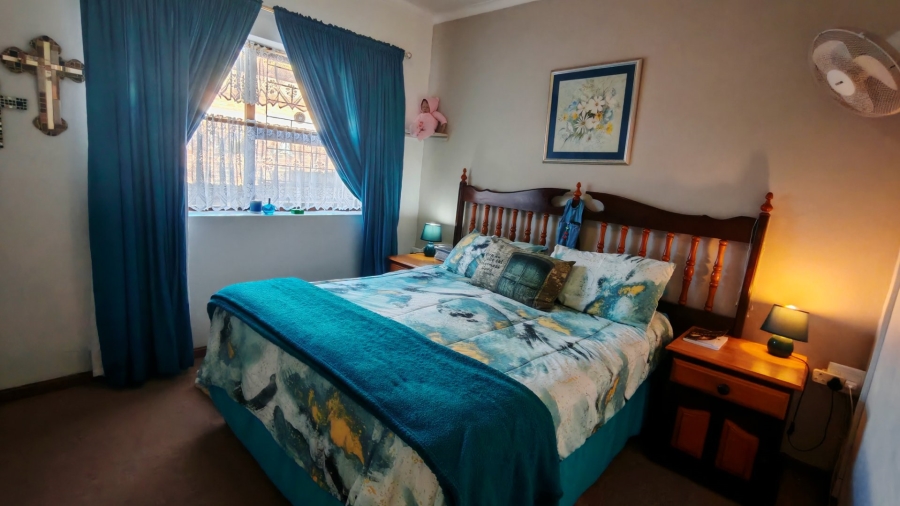 3 Bedroom Property for Sale in Deoville Park Western Cape